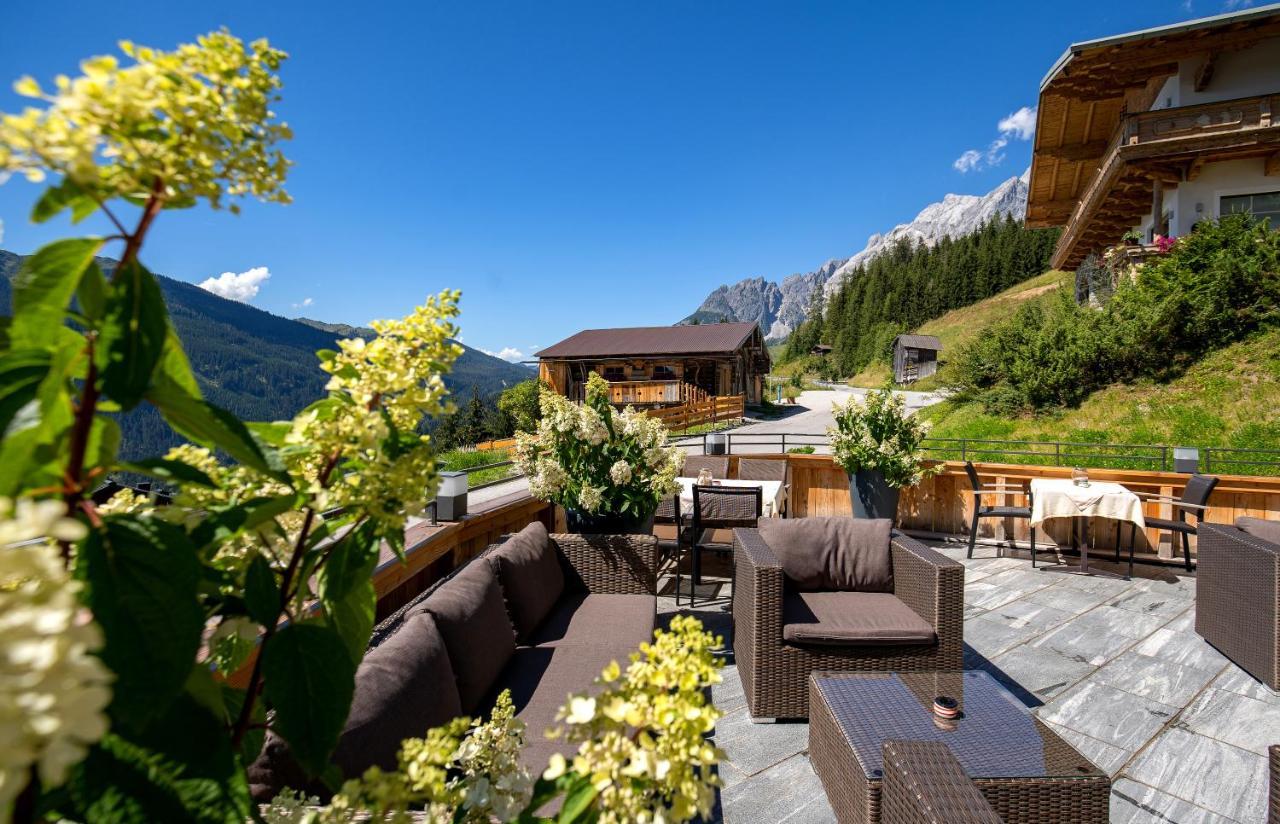 Das Gruenholz Aparthotel มึลบาค อัม โฮคเคอนิก ภายนอก รูปภาพ