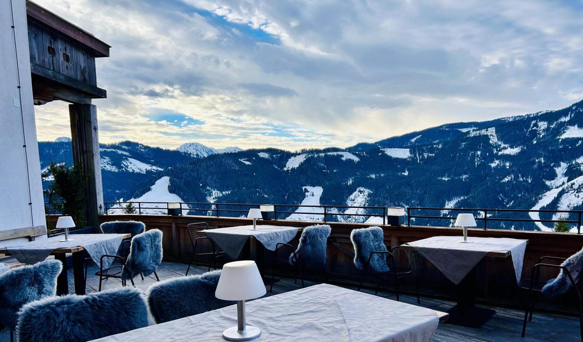 Das Gruenholz Aparthotel มึลบาค อัม โฮคเคอนิก ภายนอก รูปภาพ