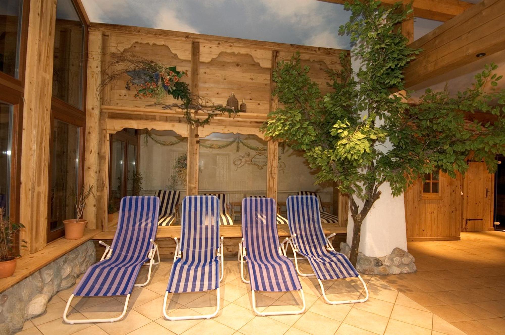 Das Gruenholz Aparthotel มึลบาค อัม โฮคเคอนิก ภายนอก รูปภาพ