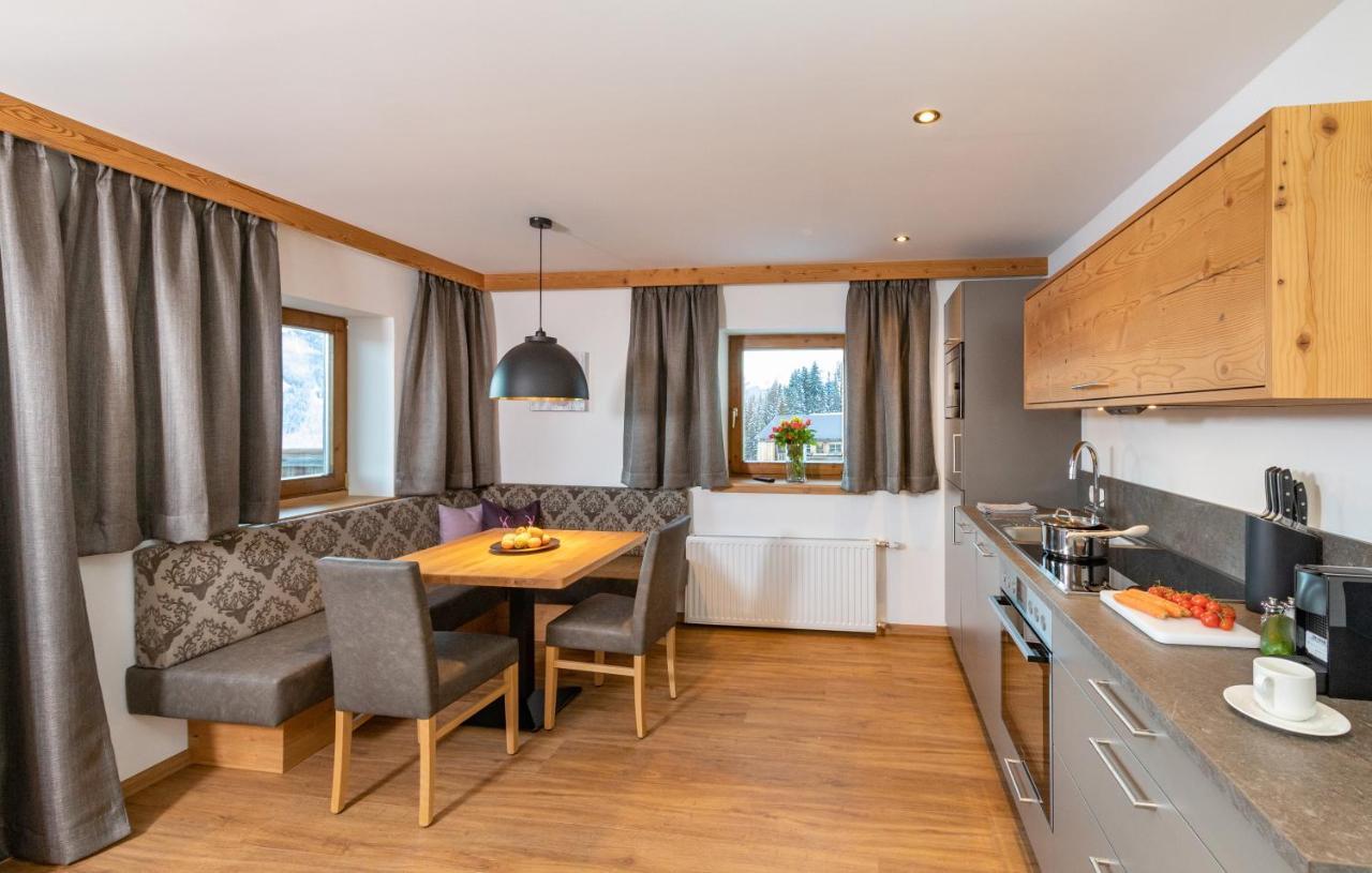 Das Gruenholz Aparthotel มึลบาค อัม โฮคเคอนิก ภายนอก รูปภาพ