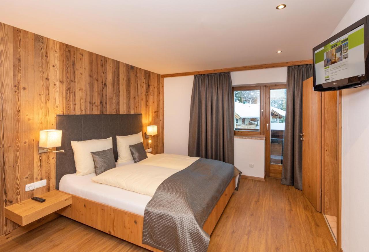 Das Gruenholz Aparthotel มึลบาค อัม โฮคเคอนิก ภายนอก รูปภาพ