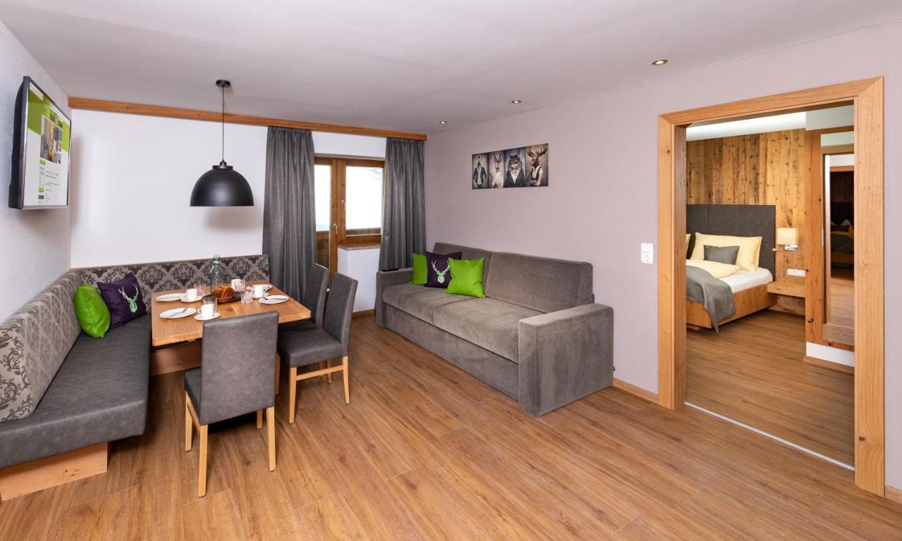 Das Gruenholz Aparthotel มึลบาค อัม โฮคเคอนิก ภายนอก รูปภาพ