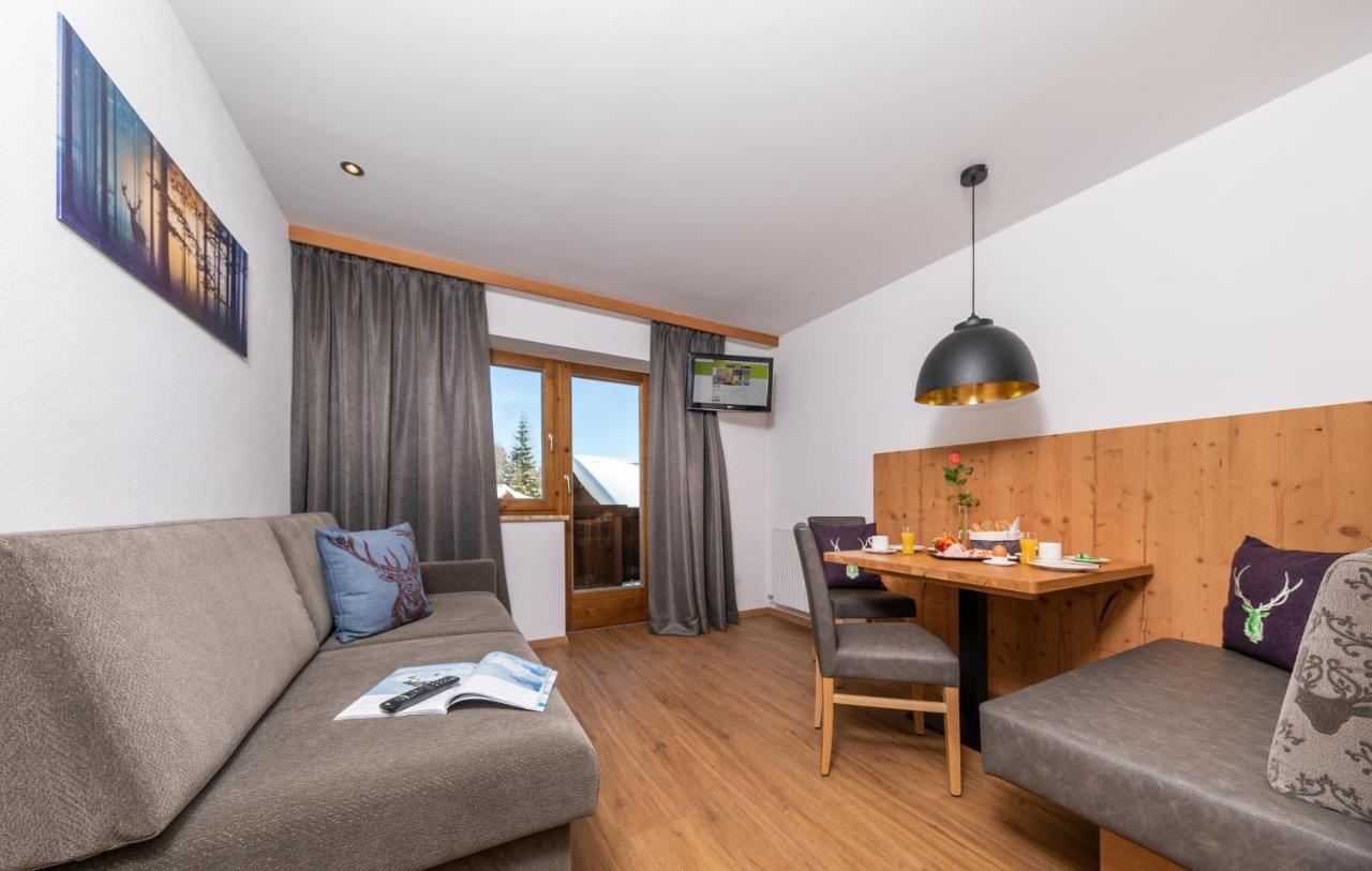 Das Gruenholz Aparthotel มึลบาค อัม โฮคเคอนิก ภายนอก รูปภาพ