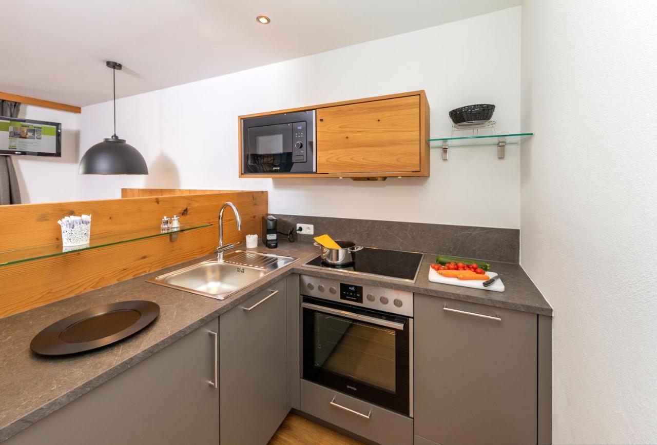 Das Gruenholz Aparthotel มึลบาค อัม โฮคเคอนิก ภายนอก รูปภาพ