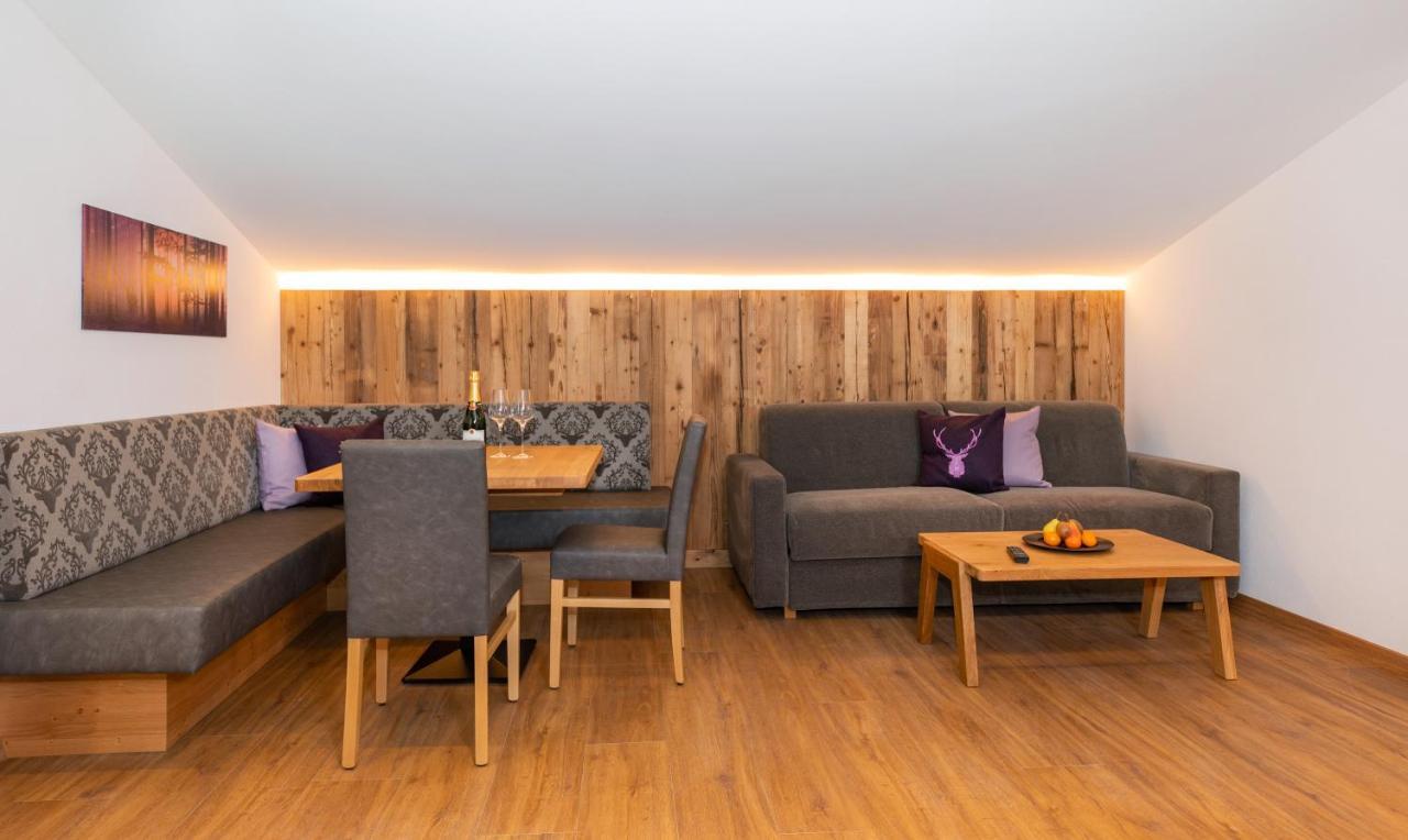 Das Gruenholz Aparthotel มึลบาค อัม โฮคเคอนิก ภายนอก รูปภาพ