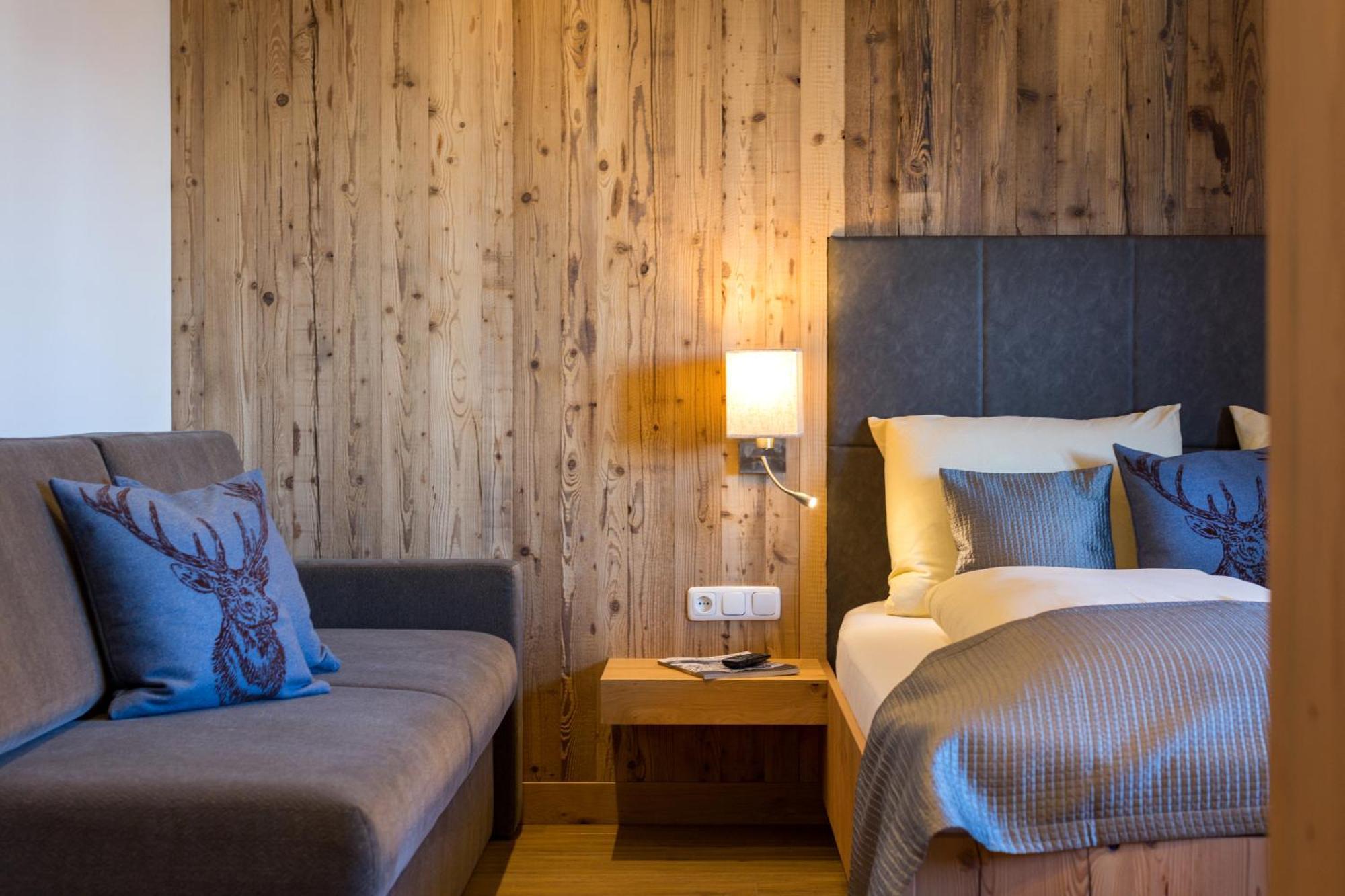 Das Gruenholz Aparthotel มึลบาค อัม โฮคเคอนิก ภายนอก รูปภาพ